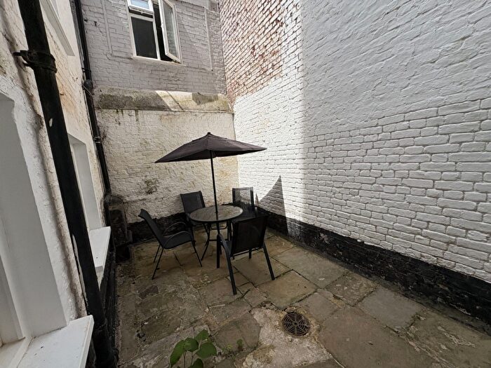 Apartment To Rent In Studio Flat, Gloucester Place, Baker Street, NW1