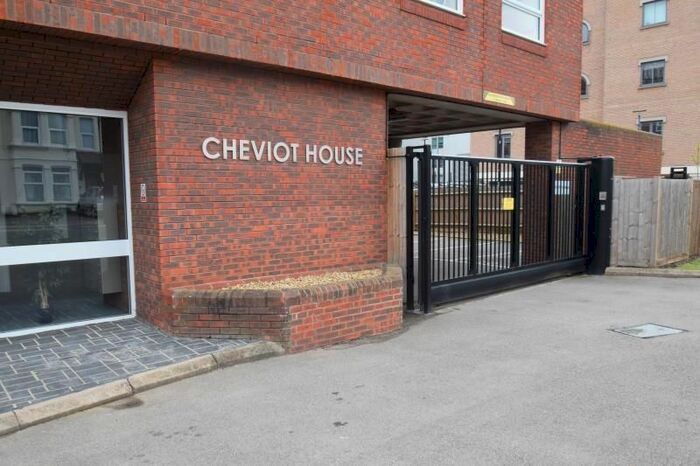 1 Bedroom Flat To Rent In Baxter Avenue, Southend On Sea, Essex, SS2