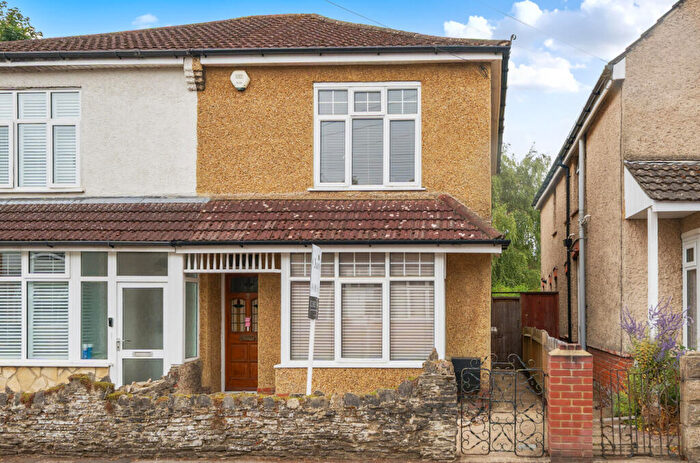 3 Bedroom Semi-Detached House For Sale In St. James Park Road, Shirley, Southampton, Hampshire, SO16