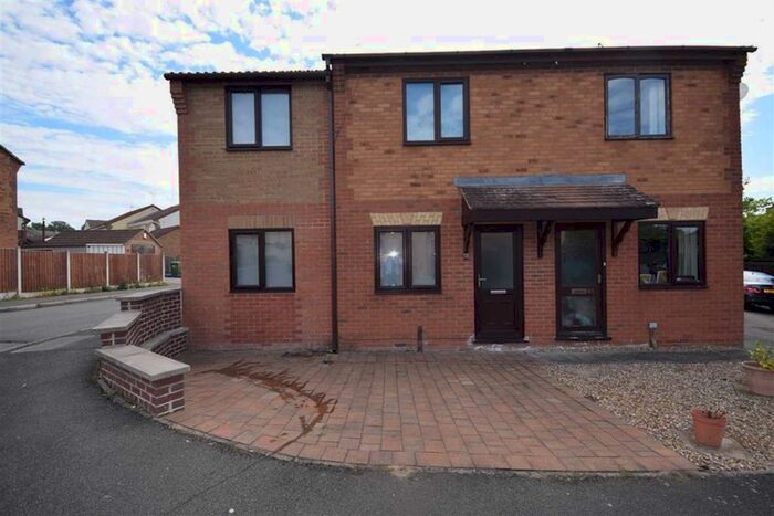 3 Bedroom Semi-Detached House To Rent In Ashton Close, Swanwick, Alfreton, DE55