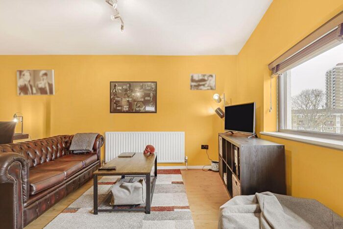 1 Bedroom Apartment For Sale In Eden Way, Bow, E3