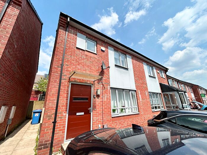 3 Bedroom Semi-Detached House To Rent In Christie Lane, Salford, M7