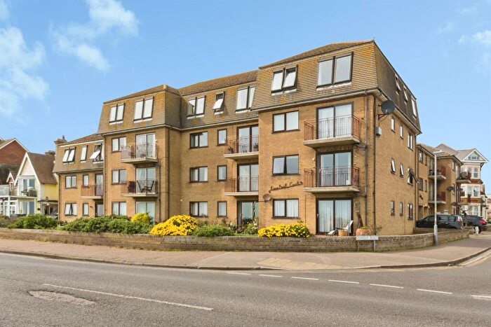 2 Bedroom Apartment For Sale In Marine Parade East, Clacton-On-Sea, CO15