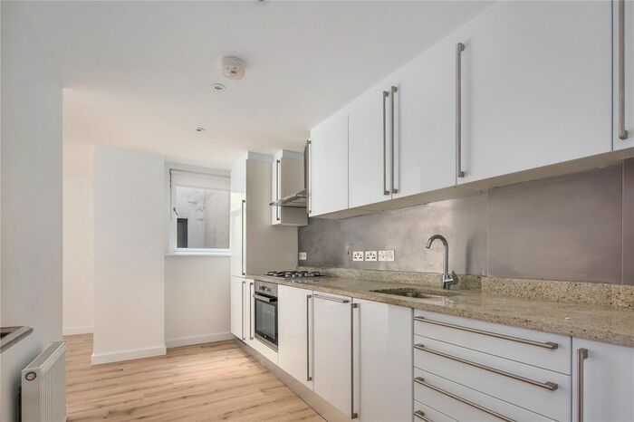 2 Bedroom Flat To Rent In Hackney Road, London, E2