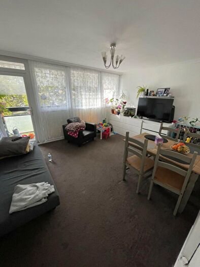 1 Bedroom Flat For Sale In Larchwood House, Baywood Square, Chigwell, Essex, IG7