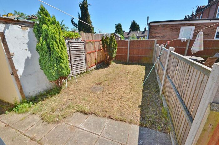 3 Bedroom Terraced House For Sale In Tavistock Street, South Luton, LU1