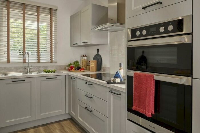 3 Bedroom Detached House For Sale In Beaumont Manor, Hemel Hempstead, HP2