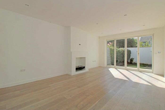 4 Bedroom Terraced House To Rent In Shakespeare Road, London, W3