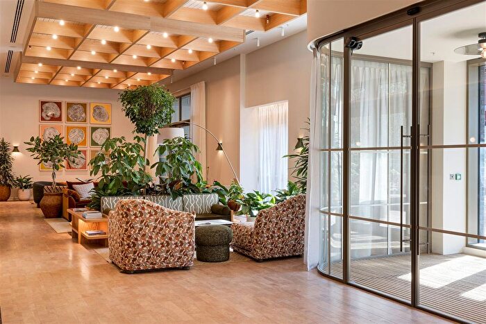 2 Bedroom Flat To Rent In Selbourne Road, Walthamstow, E17