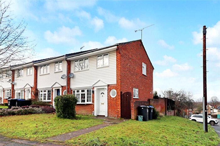 3 Bedroom End Of Terrace House For Sale In De Lara Way, Woking, Surrey, GU21