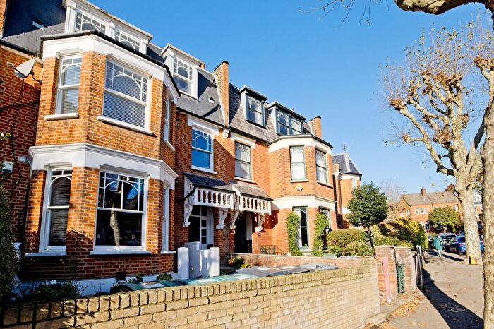 2 Bedroom Flat To Rent In Stapleton Hall Road, London, N4