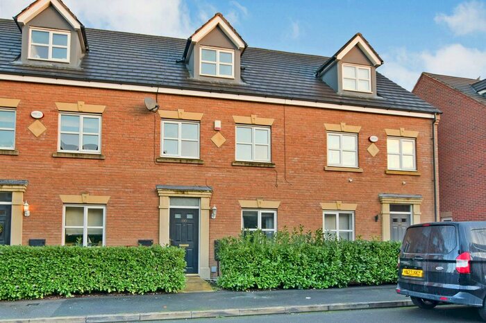 4 Bedroom Terraced House To Rent In Lawnhurst Avenue, Manchester, Greater Manchester, M23