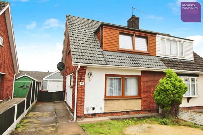 3 Bedroom Semi Detached House For Sale In Woodclose Road, Scunthorpe, DN17