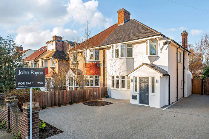 3 Bedroom Semi Detached House For Sale In Wricklemarsh Road, London, SE3