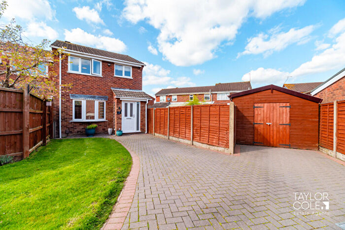 3 Bedroom Semi Detached House For Sale In Parbury, Dosthill, B77