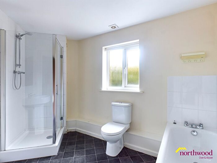 2 Bedroom Flat For Sale In Greenhead Street, Burslem, ST6