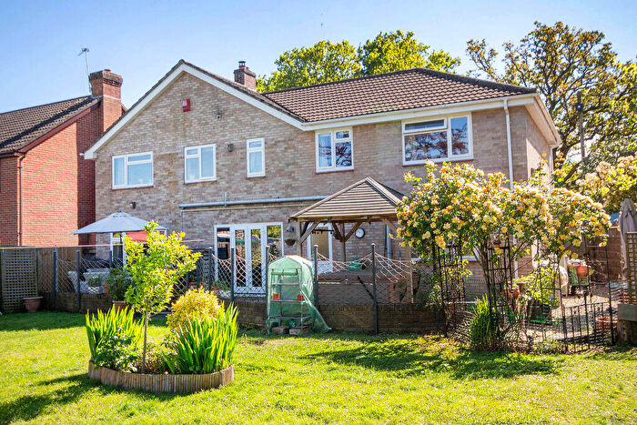 4 Bedroom Detached House For Sale In Calmore Road, Totton, SO40