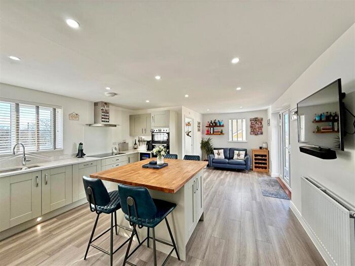 4 Bedroom Detached House For Sale In Tamerton Foliot, Plymouth, PL5