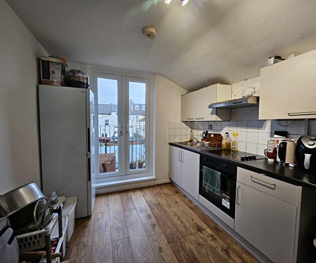 1 Bedroom Flat To Rent In Parkleigh Road, London, SW19