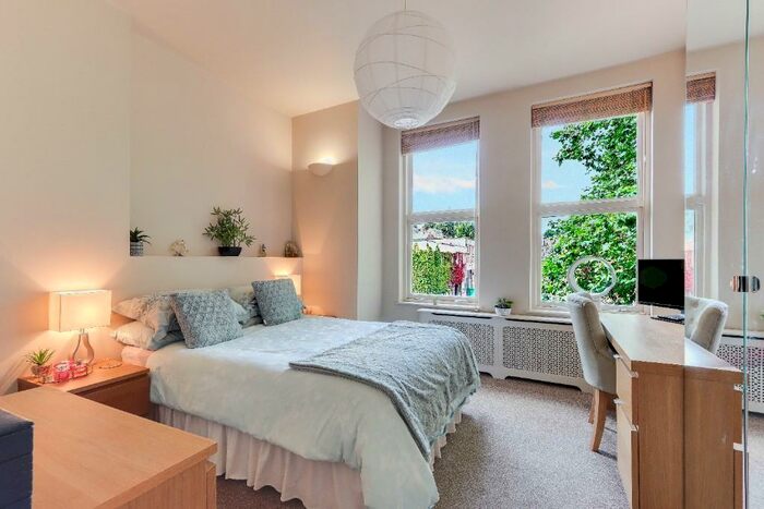 4 Bedroom Apartment To Rent In Lenton Road, The Park, NG7