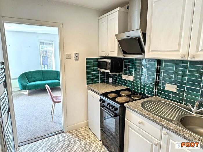 1 Bedroom Flat To Rent In Station Road, Hayling Island., PO11