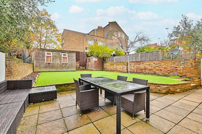 3 Bedroom Flat For Sale In Portland Rise, Finsbury Park, London, N4