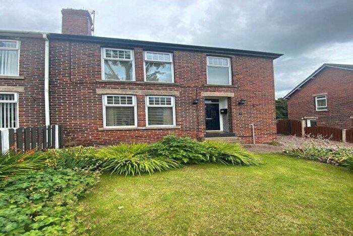 3 Bedroom Semi-Detached House To Rent In Knapton Avenue, Rotherham, S62