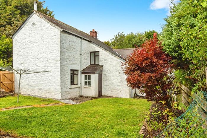 4 Bedroom Semi-Detached House For Sale In Horningtops, Liskeard, Cornwall, PL14