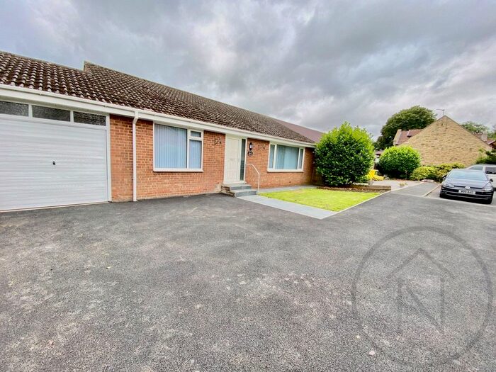 3 Bedroom Semi Detached Bungalow To Rent In South Grove, Aycliffe, DL5