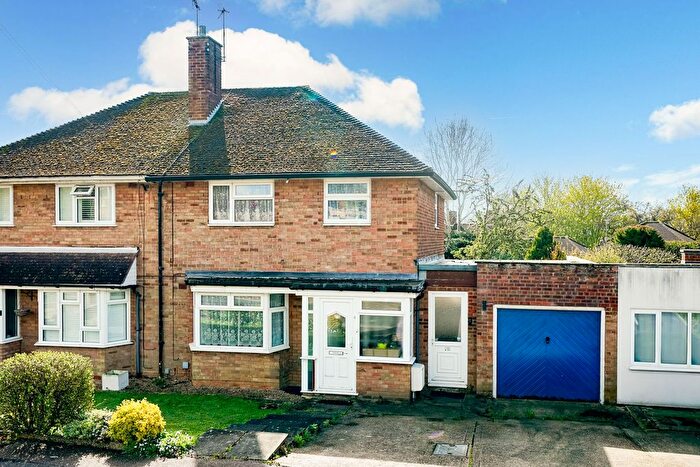 3 Bedroom Semi Detached House For Sale In Lindlings, Hemel Hempstead, HP1