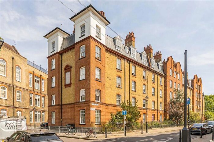 2 Bedroom Flat For Sale In Welwyn Street, Bethnal Green, E2