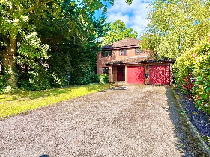 4 Bedroom Detached House To Rent In Dell Grove, Frimley, Camberley, GU16