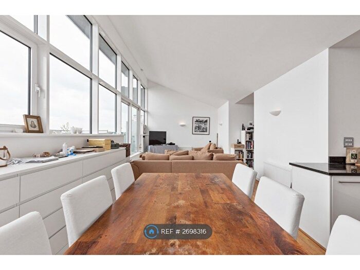 2 Bedroom Flat To Rent In Royal Arsenal, London, SE18