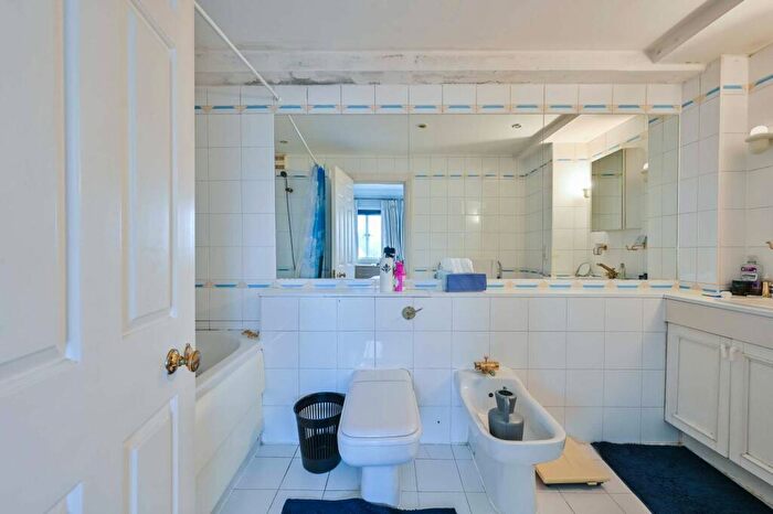 1 Bedroom Flat For Sale In Chiltern Court, Baker Street, London, NW1