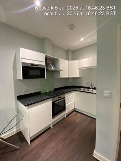 1 Bedroom Flat To Rent In Bath Road, Heathrow, UB3