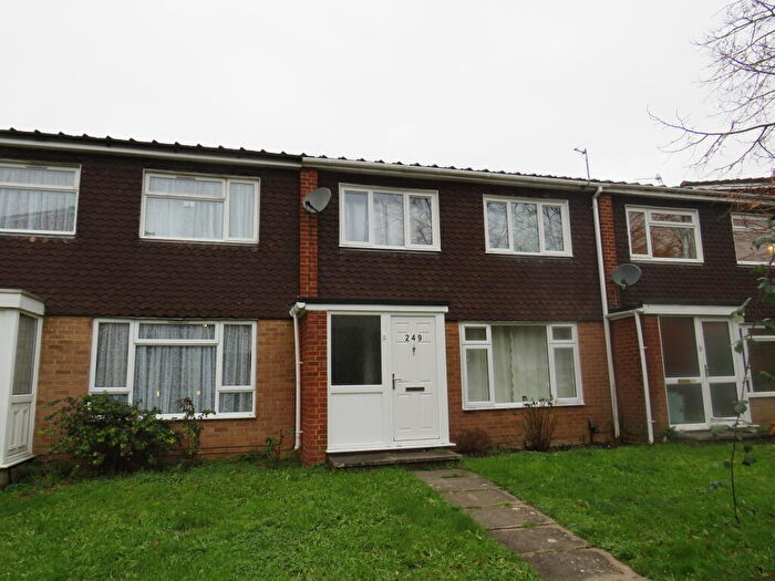2 Bedroom House To Rent In Gainsborough Close, Salisbury, SP2