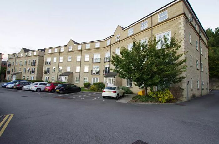 1 Bedroom Flat To Rent In Spool Court, Winding Rise, Brighouse, HD6