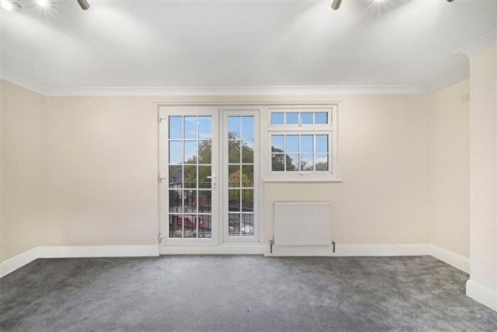 2 Bedroom Flat To Rent In Southfields Court, Albert Drive, Southfields, SW19