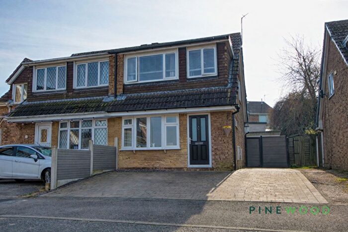 3 Bedroom Semi Detached House For Sale In Southfields, Clowne, S43