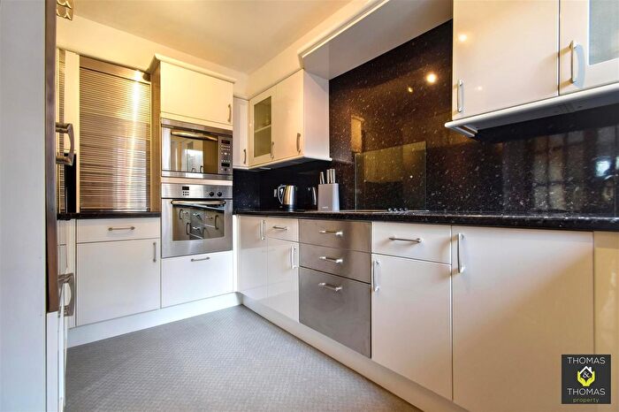 2 Bedroom Flat For Sale In Barnwood Road, Barnwood, GL4