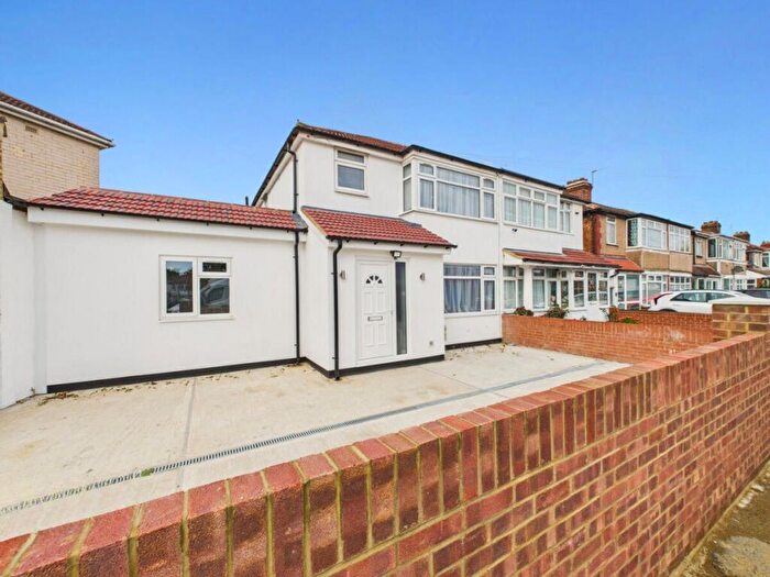 6 Bedroom End Terrace House To Rent In Whittington Avenue, Hayes, UB4