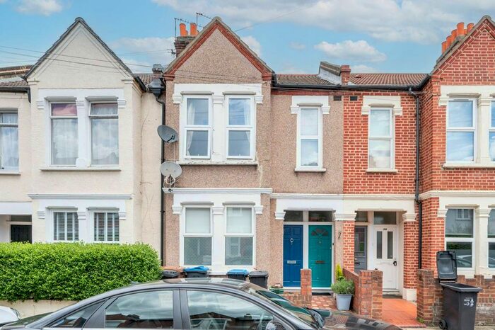 2 Bedroom Maisonette To Rent In Inglemere Road, Tooting, Mitcham, CR4