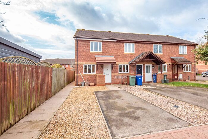 2 Bedroom End Terrace House For Sale In Coopers Green, Bicester, OX26