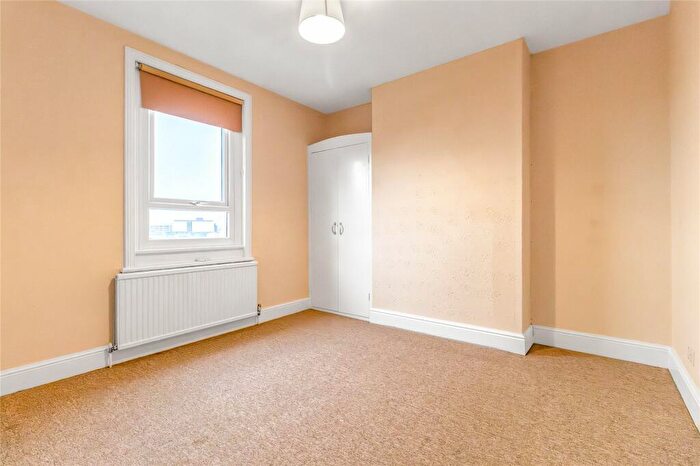 2 Bedroom End Of Terrace House To Rent In Dixon Street, Old Town, Swindon, Wiltshire, SN1