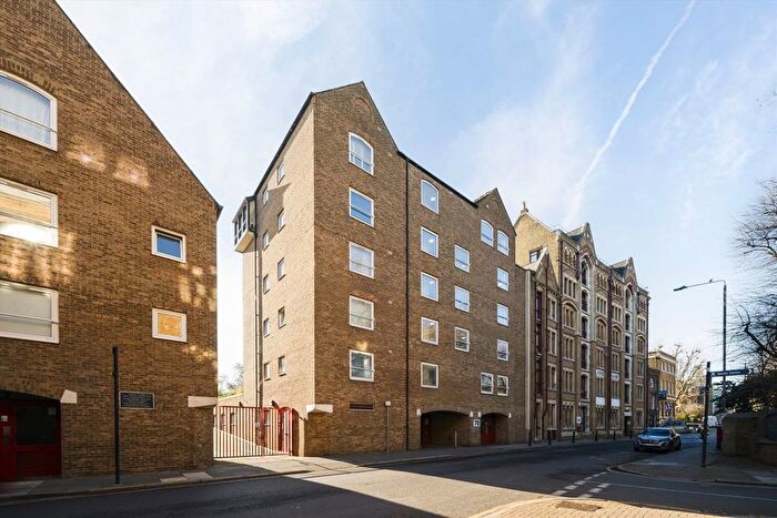 1 Bedroom Flat To Rent In Wapping High Street, London, E1W