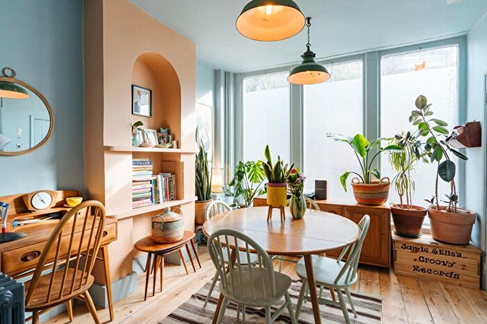 3 Bedroom Terraced House For Sale In Wick Road, London, E9