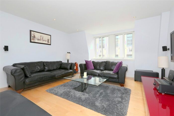 2 Bedroom Flat To Rent In Carthusian Street, Barbican, London, EC1M