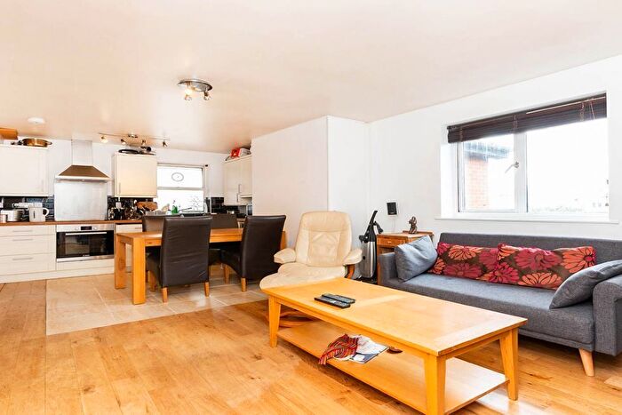 3 Bedroom Flat To Rent In Randolph Gardens, Maida Vale, NW6