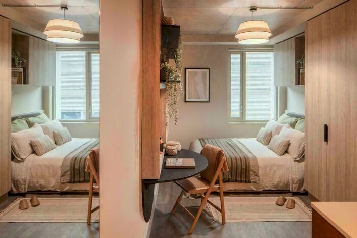 Studio To Rent In Chatfield Road, London, SW11