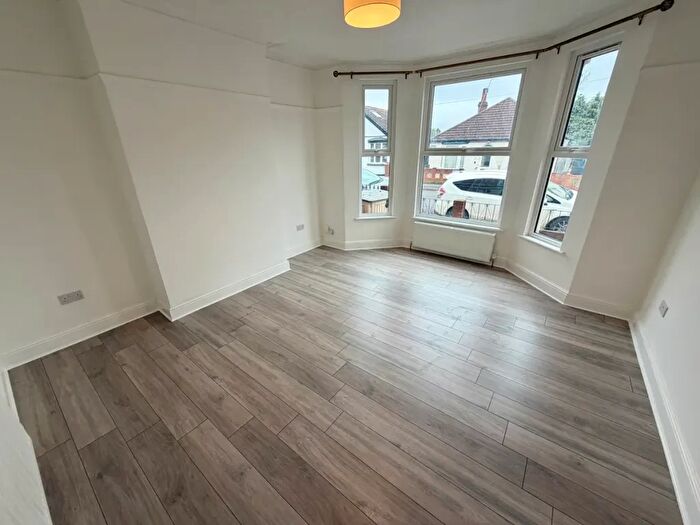 3 Bedroom Flat To Rent In Copland Avenue, Wembley, HA0